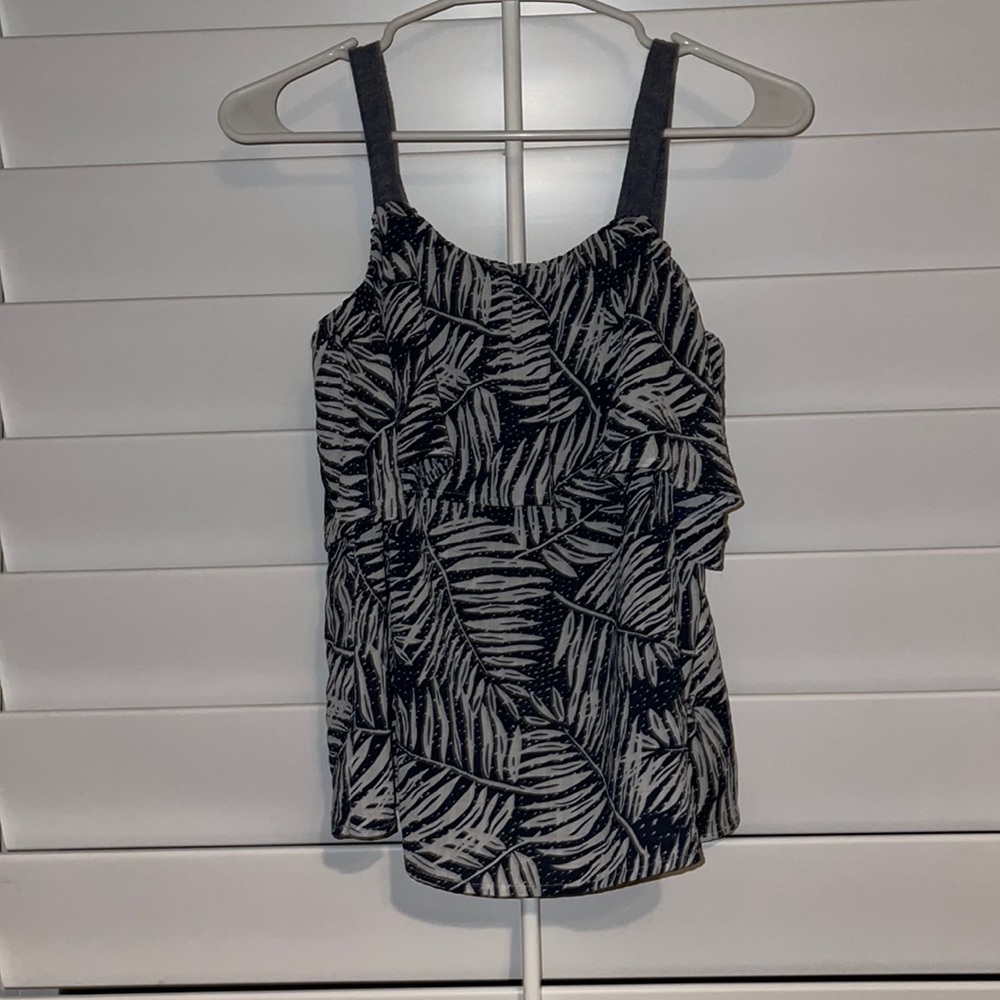 Leaf Pattern Tank Top